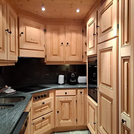 By Quokka 360 - Charming With Private Patio Apartment Laax