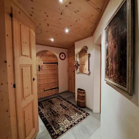 By Quokka 360 - Charming With Private Patio Apartment