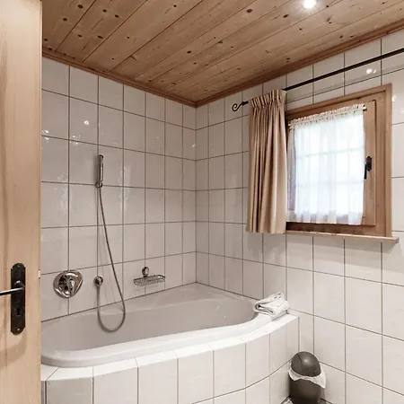 By Quokka 360 - Charming With Private Patio Apartment