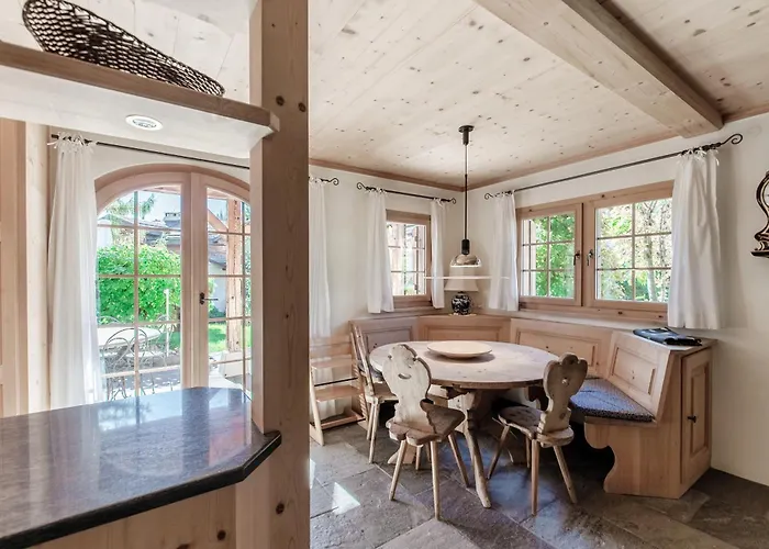 דירה By Quokka 360 - Charming With Private Patio לאקס